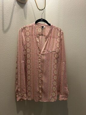 Kut from the Kloth Pink Paisley Print Button-Up Top